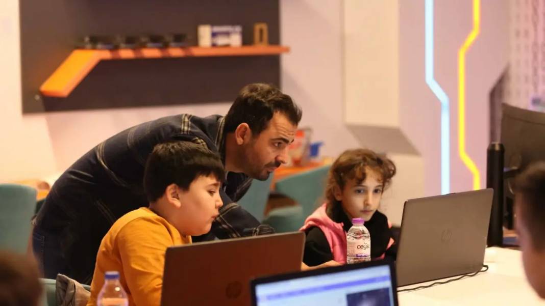 Kepez’de Dijitalleşmeden Uzaya 7 Temada Bilim Yolculuğu! 3